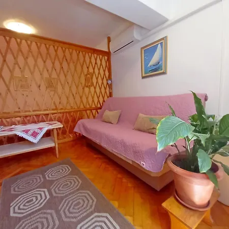 Boutique In Pjescana Uvala With Balcony Apartamento