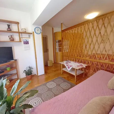 Apartamento Boutique In Pjescana Uvala With Balcony *