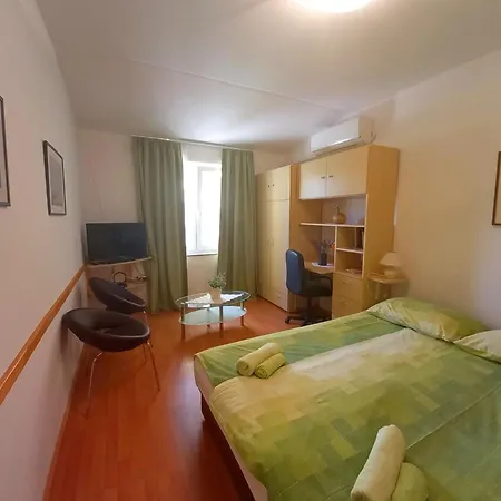Apartamento Boutique In Pjescana Uvala With Balcony Vintijan